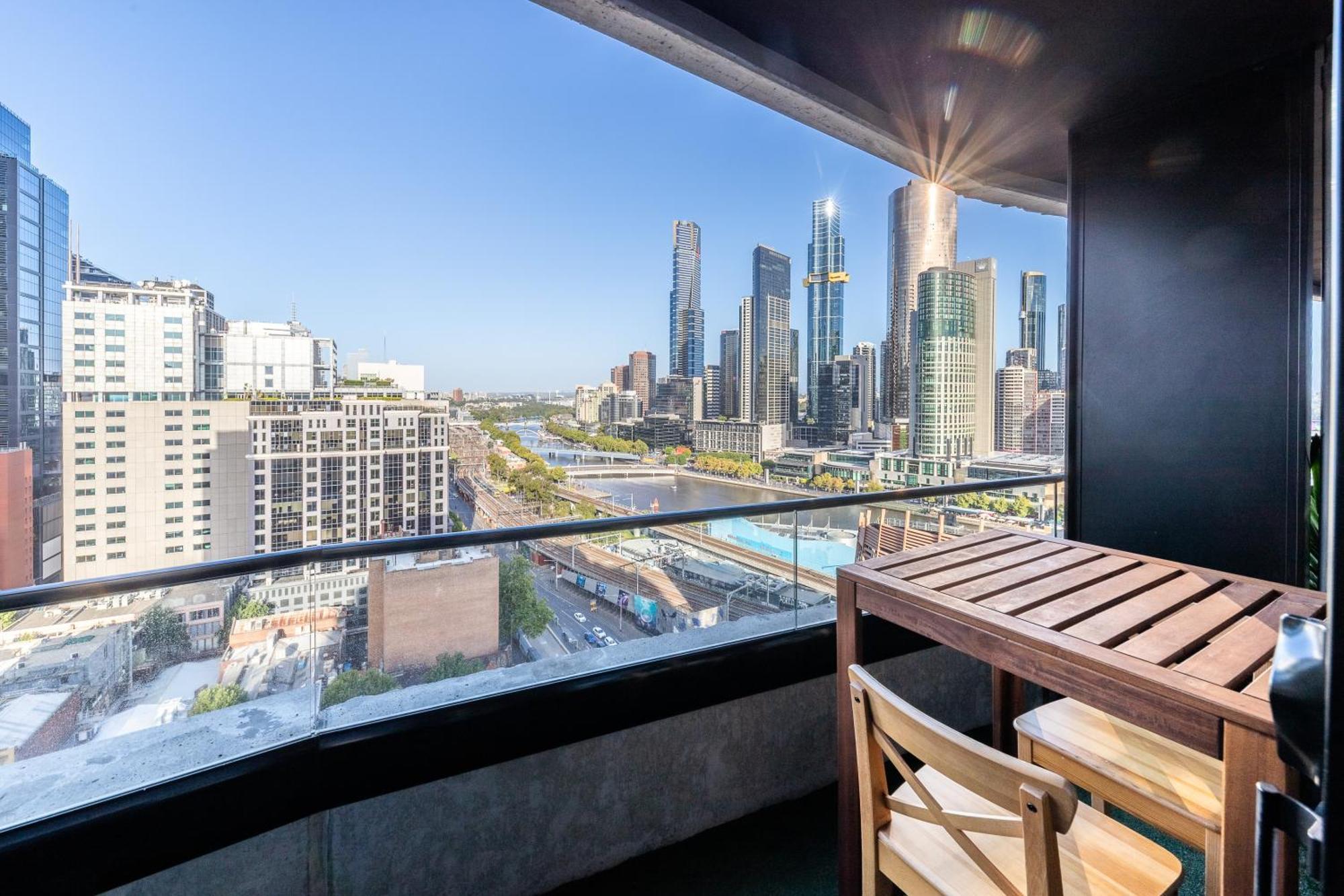 Aura2107, 2 Bedroom Apartment With Balcony, Stunning Yarra River And City Views Melbourne Exteriér fotografie